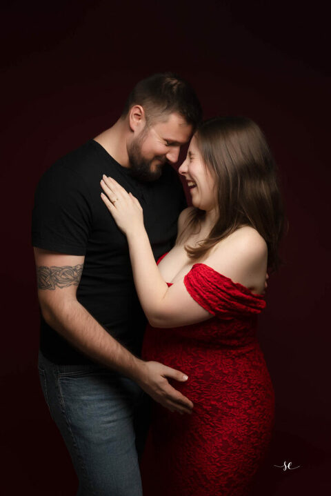 La grossesse est une période unique et précieuse dans la vie d'une femme enceinte. Immortaliser ces moments à travers une séance photo peut offrir des souvenirs inestimables.